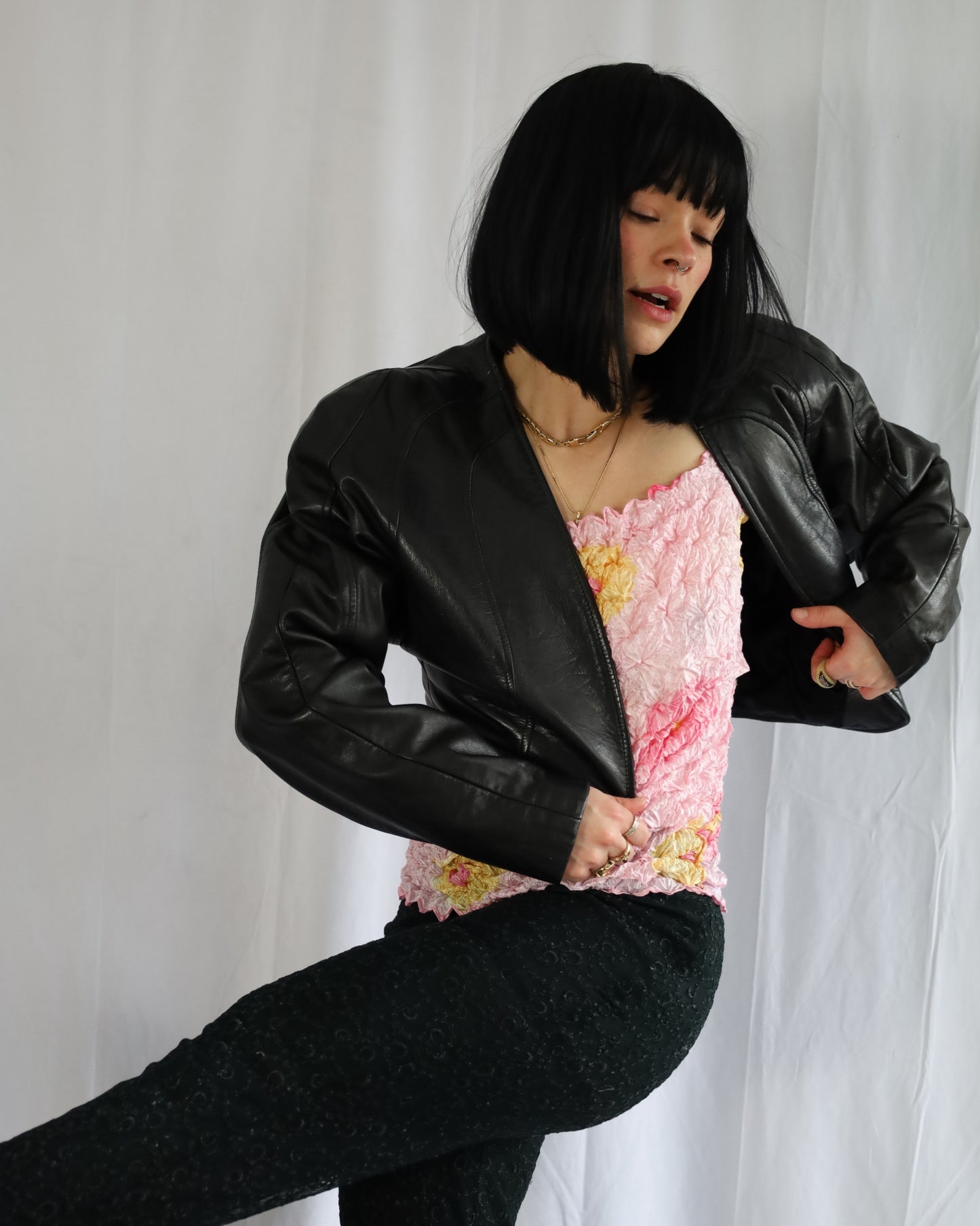 Vtg 80’s Danier Puff Sleeve Collarless Cropped Leather Jacket