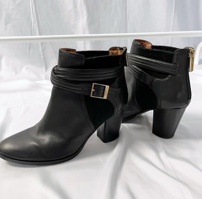 Louis et Cie Heeled Leather Ankle Booties